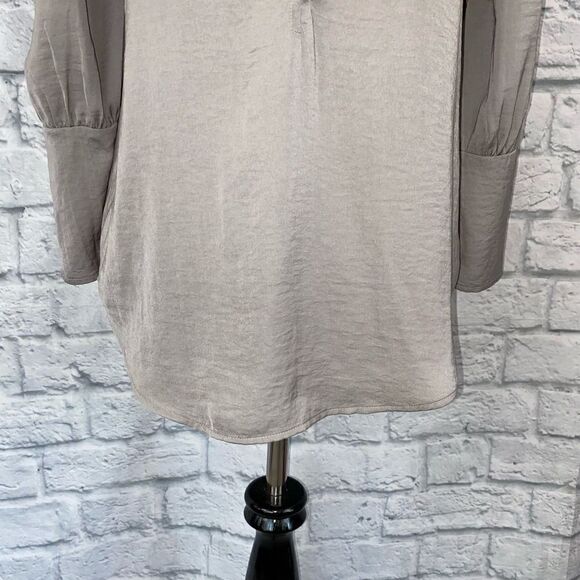 Express vneck Longsleeve blouse w/tie back silver new without tags sz small wome - Picture 3 of 9